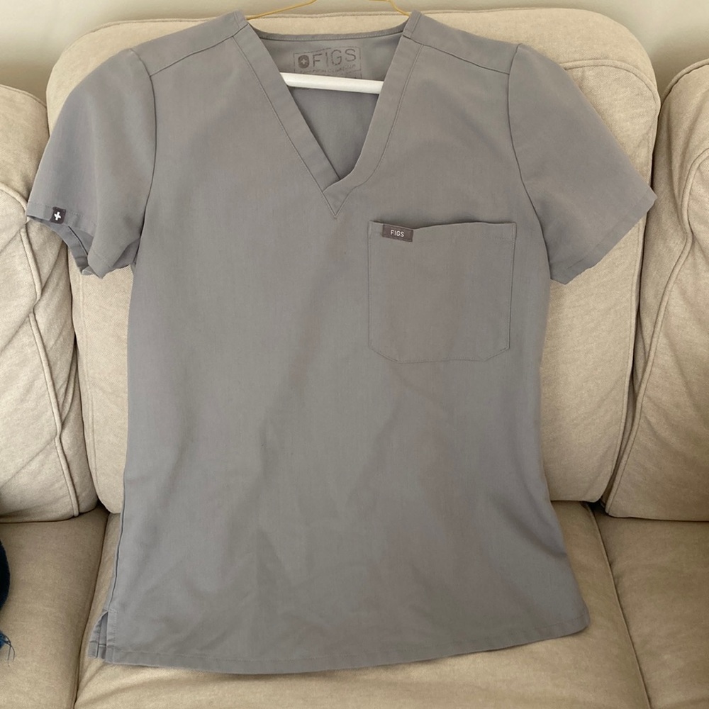 FIGS Catarina top - cement gray